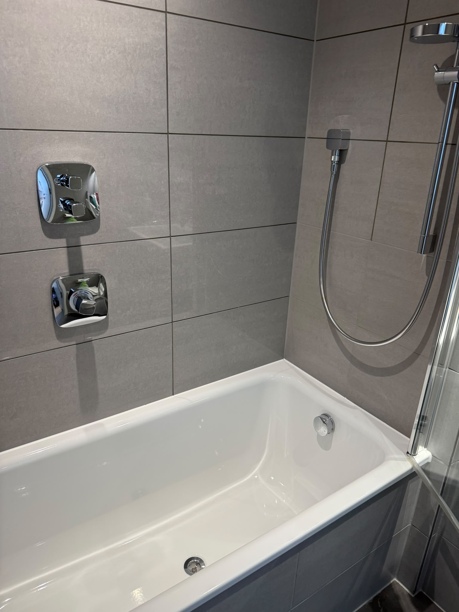 77782986 c126 4d4d 956e bb45cb02f5c9 — cleaning work by ES HomeClean Manchester